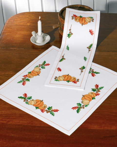 Borduurpakket Pompoen en Eikels 56 x 56 cm