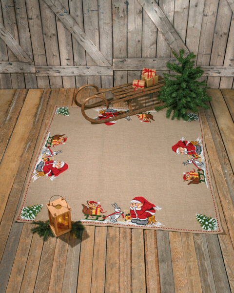 Borduurpakket Kerstman met dieren 170 x 170 cm