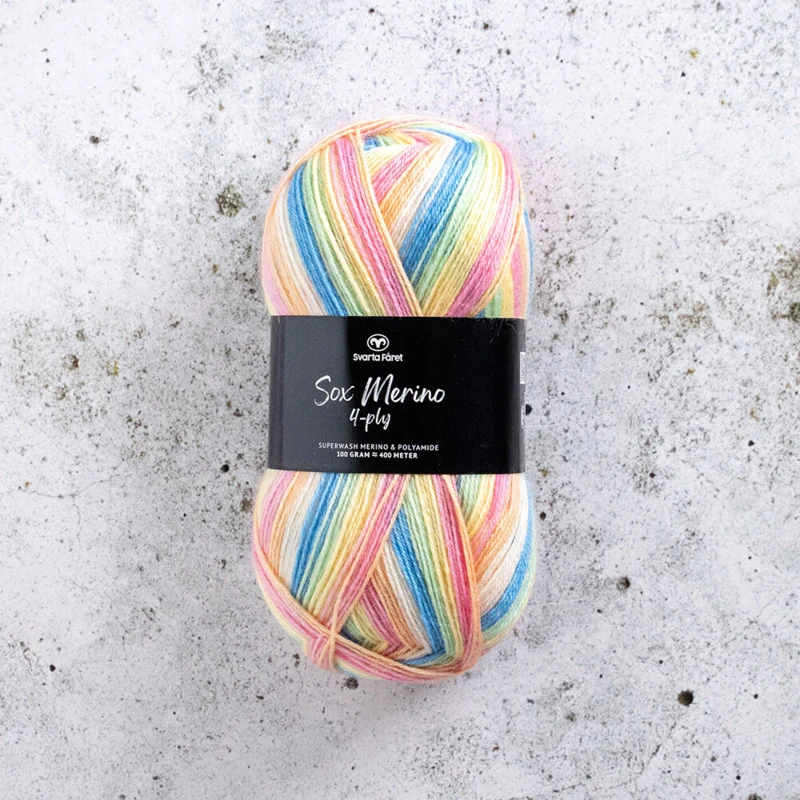 Svarta Fåret Sox Merino 4 ply 25 Gedempte regenboog