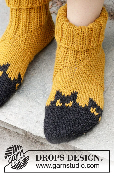 244-43 Holy Socks! by DROPS Design — 4