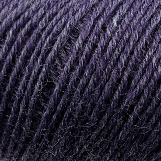 Onion Nettle Sock Yarn 1009 Violet foncé
