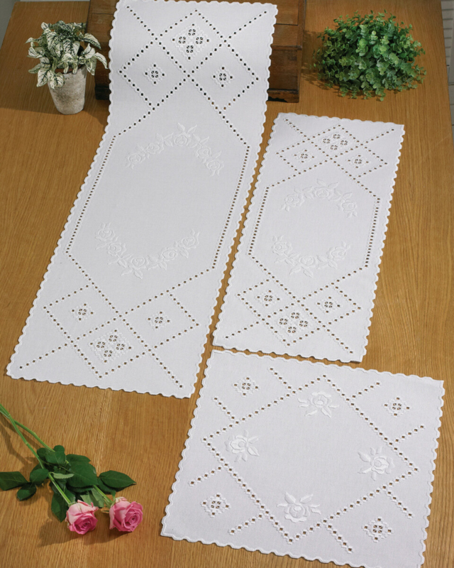 Kit de broderie Hardanger avec roses 27 x 68 cm