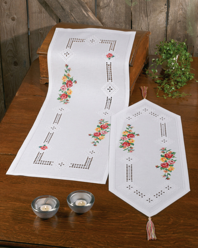 Kit de broderie Hardanger avec roses 30 x 82 cm