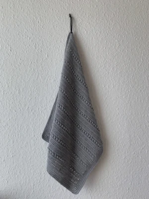 Serviette au crochet avec des points de perles
